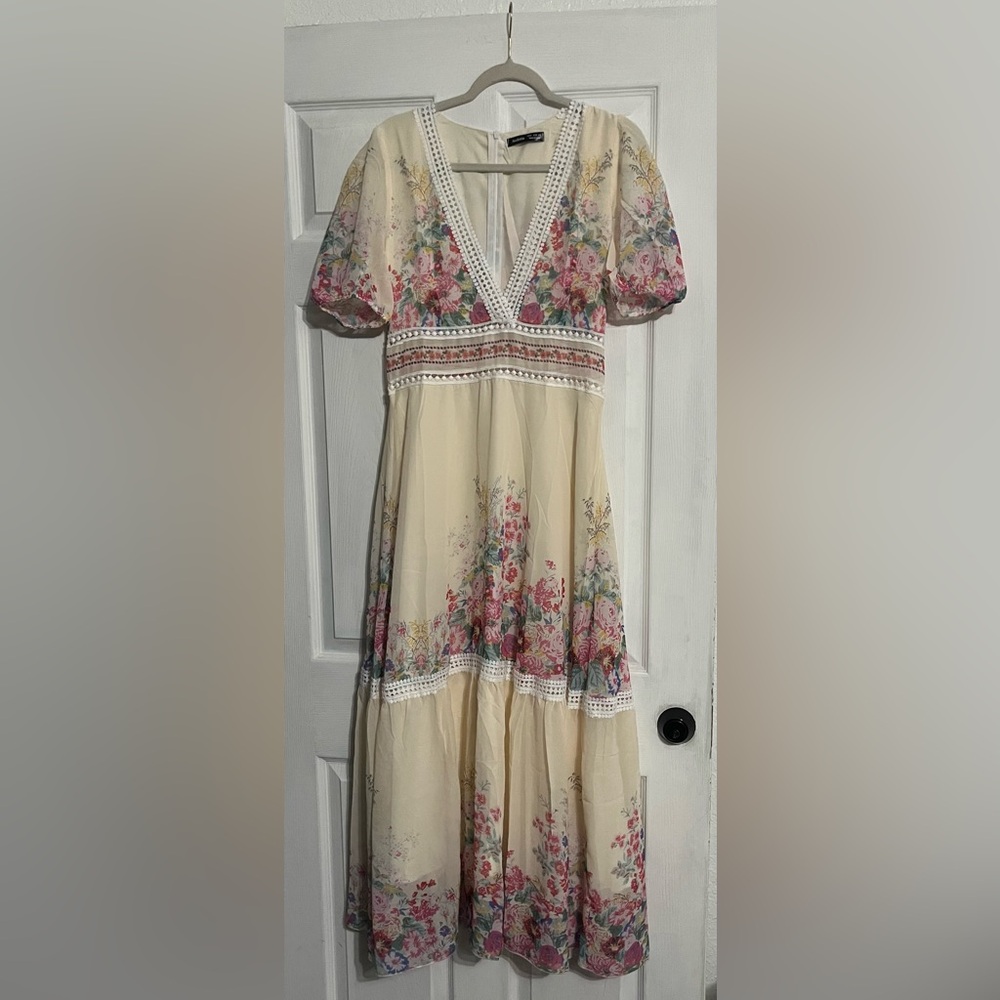 SHEIN Beige Floral Maxi Dress with Lace Trim